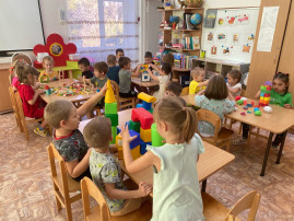 Тема недели: "Дом . Мебель" Тема недели: "Дом . Мебель".
